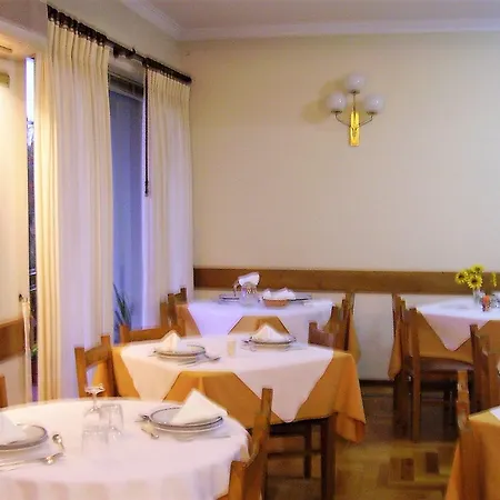 Peninsular מלון קאלדלאס