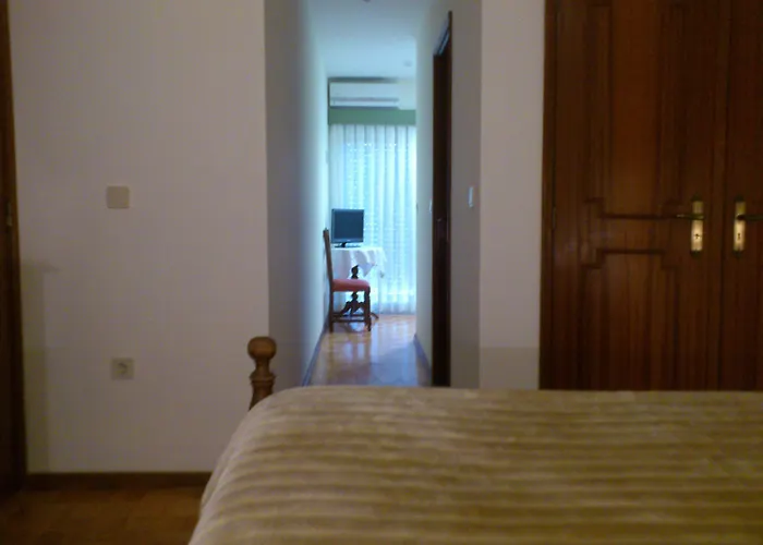 Peninsular מלון קאלדלאס